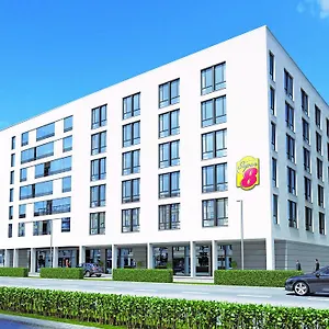 Hotel Super 8 By Wyndham West Munich